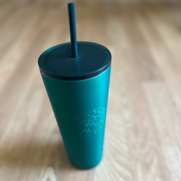 Starbucks MATTE Green 2023 Venti Cold Cup NWT 24 Oz - Picture 1 of 9